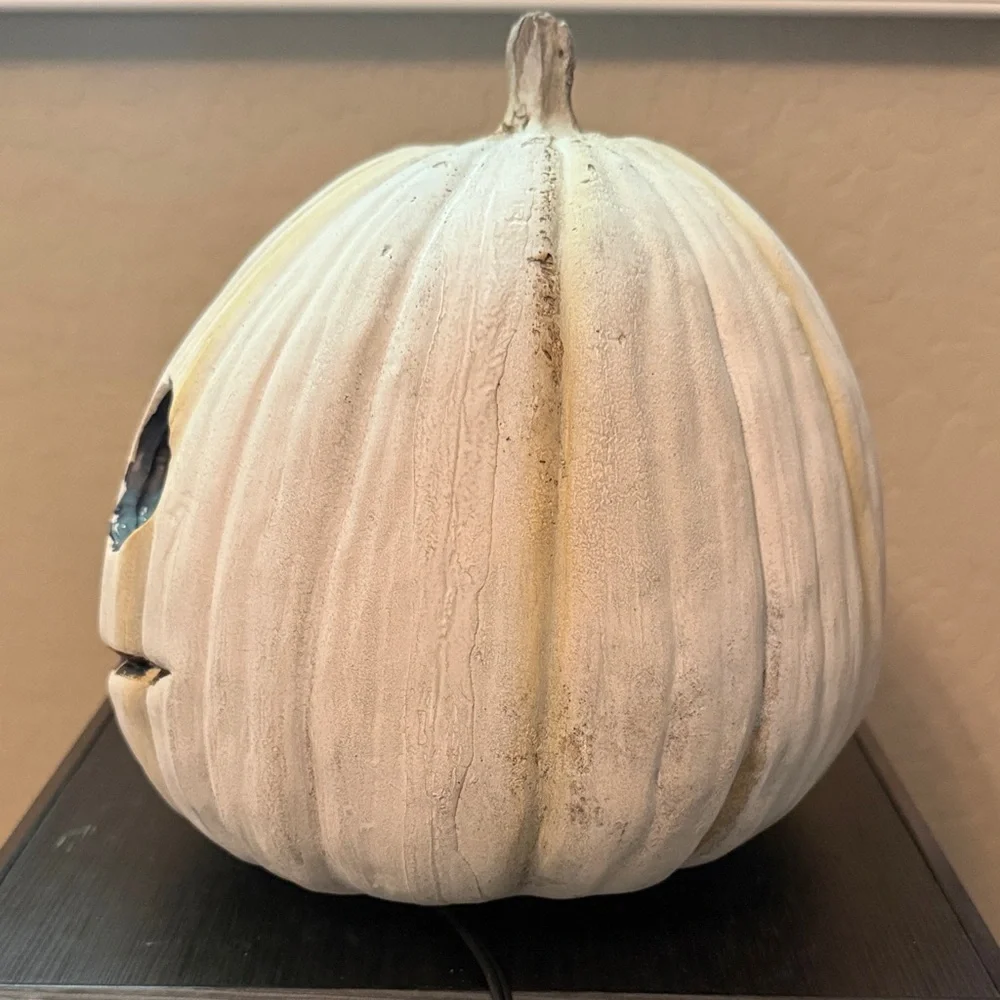 White Pumpkin Halloween Decor - Picture 4 of 12